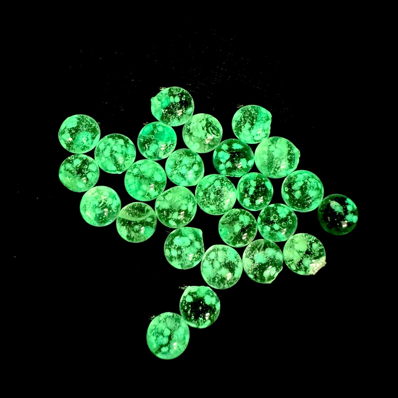 Glass Glow in the Dark Pearls (100 pcs)